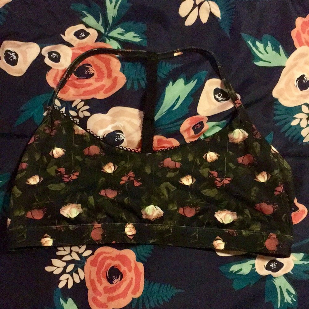 LISTED ON MERC! Fabletics small rose bra